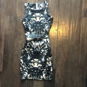 H and M mid Dress Green Pattern Size xS